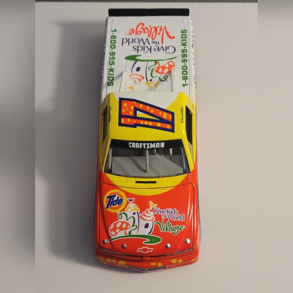 Darrell Waltrip #17 Tide / Give the kids the world 1:24 2003 Chevy Race Truck